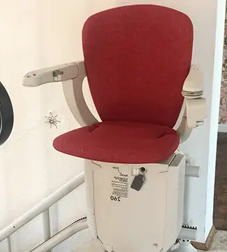 Moderner Kurventreppenlift Steintreppe Frankfurt am Main Moderner Kurventreppenlift auf Steintreppe in Frankfurt am Main – TS Treppenlifte